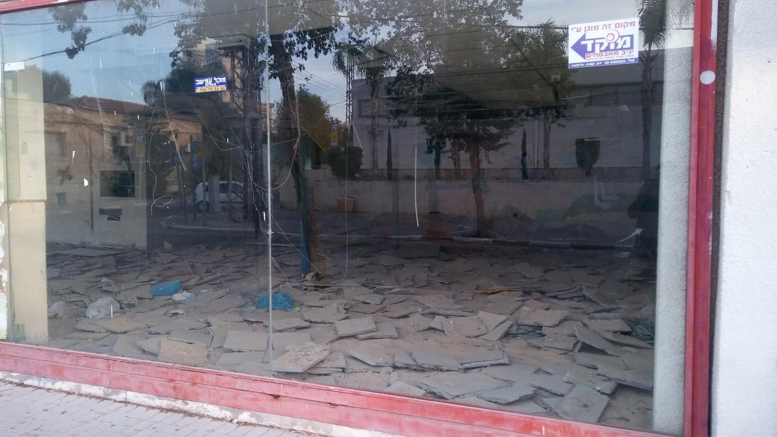 עסק סגור בעיר העתיקה, ברחוב הרצל (צילום: דני בלר)